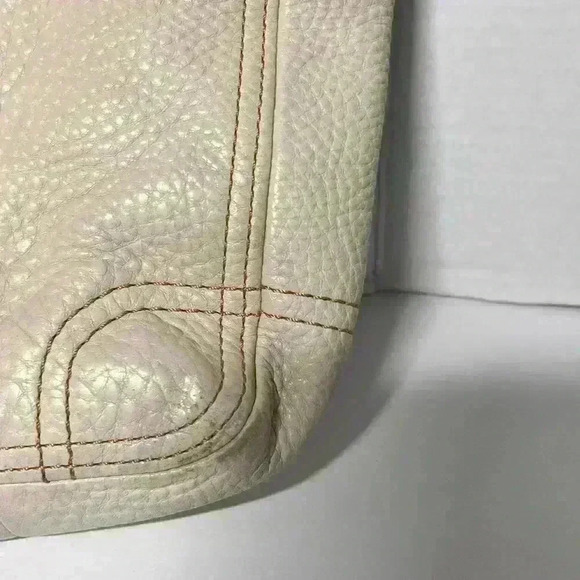 COACH Chelsea Tote Overshoulder Handbag Genuine Pebble Leather Cream Tan Heart - Picture 12 of 15